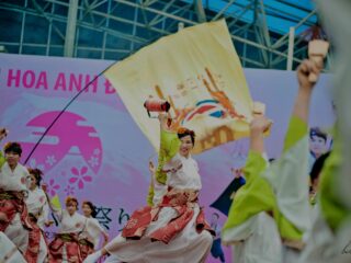 Thành viên Hanoi Sennen Yosakoi biểu diễn Hải Lạc 2014